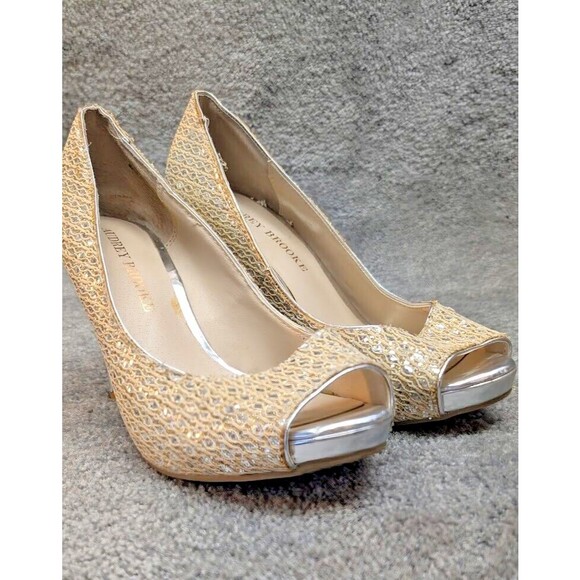 Audrey Brook Peep Toe Sandals Gold 3.5" Heel Sparkly Pumps Size 6 Slip On - Picture 1 of 15